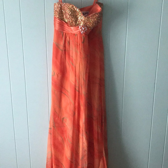 Prom/Pageant gown - Picture 2 of 2